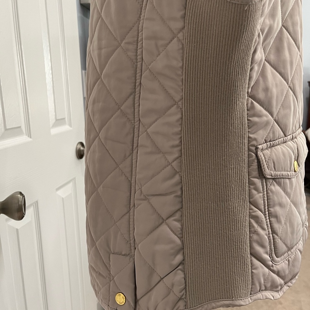 Lightweight Vest - Picture 3 of 6